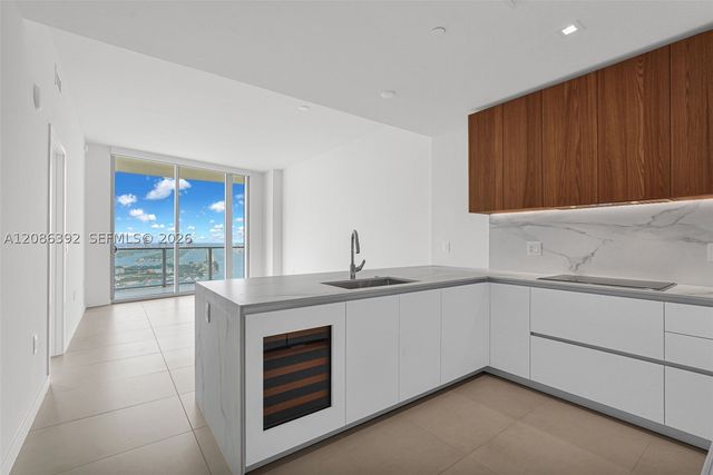 1400 Biscayne Blvd 3705, Miami, FL 33132