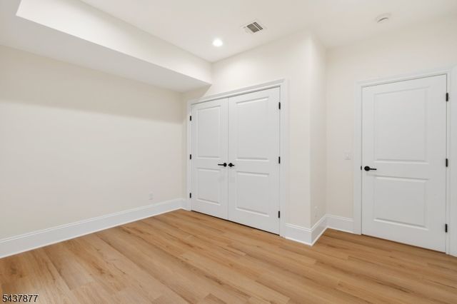 13 Harding Pl, Livingston Twp., NJ 07039
