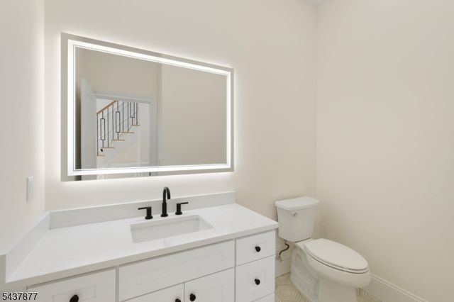 13 Harding Pl, Livingston Twp., NJ 07039