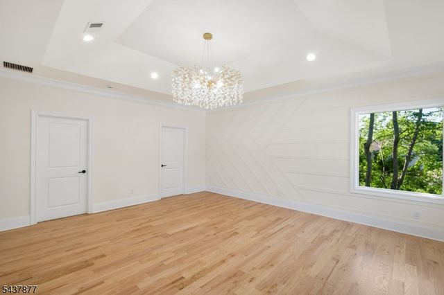 13 Harding Pl, Livingston Twp., NJ 07039