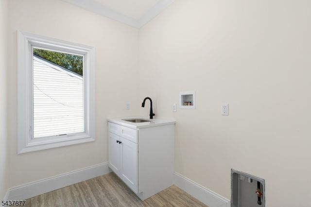 13 Harding Pl, Livingston Twp., NJ 07039