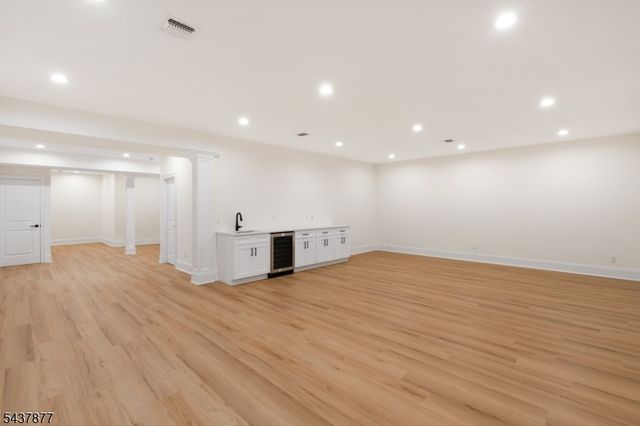 13 Harding Pl, Livingston Twp., NJ 07039