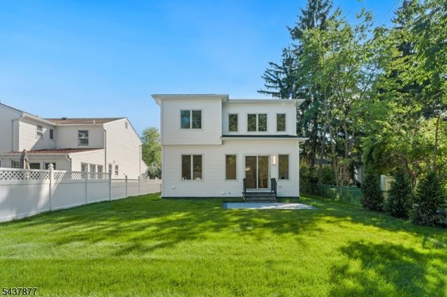 13 Harding Pl, Livingston Twp., NJ 07039