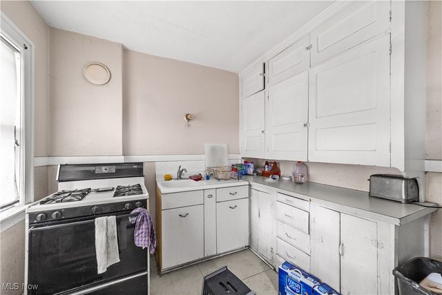 5217 Broadway Avenue, Cleveland, OH 44127