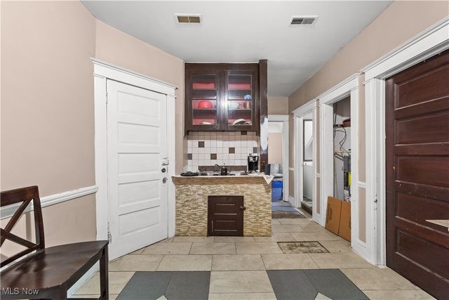 5217 Broadway Avenue, Cleveland, OH 44127