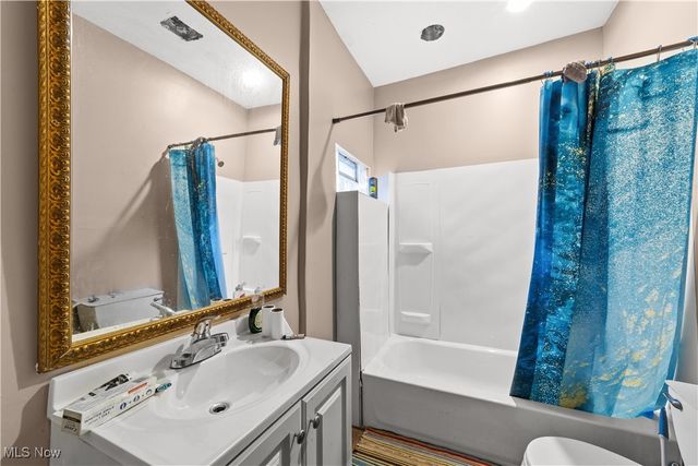 5217 Broadway Avenue, Cleveland, OH 44127