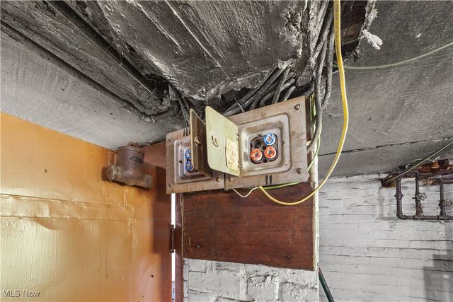 5217 Broadway Avenue, Cleveland, OH 44127