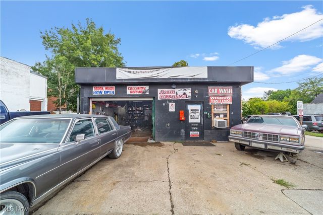 5217 Broadway Avenue, Cleveland, OH 44127