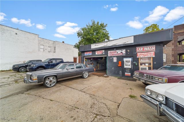 5217 Broadway Avenue, Cleveland, OH 44127