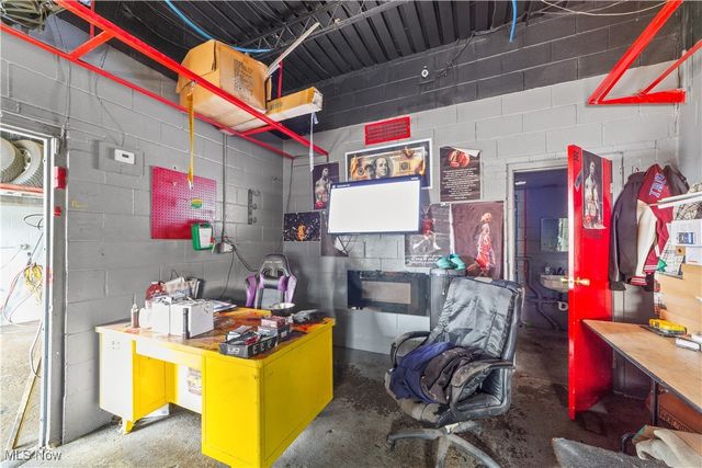 5217 Broadway Avenue, Cleveland, OH 44127