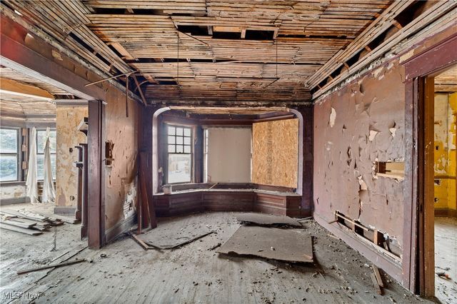 5217 Broadway Avenue, Cleveland, OH 44127