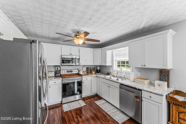 60 Gateway Ct, Smiths Grove, KY 42171