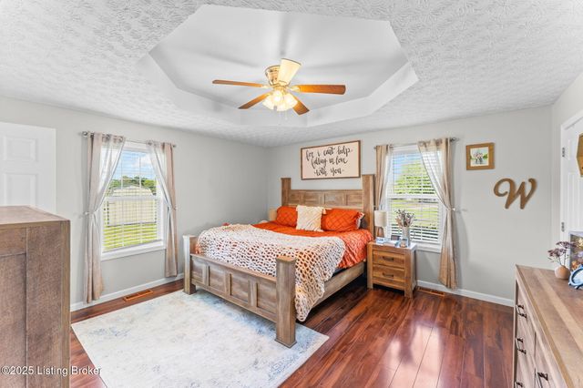 60 Gateway Ct, Smiths Grove, KY 42171