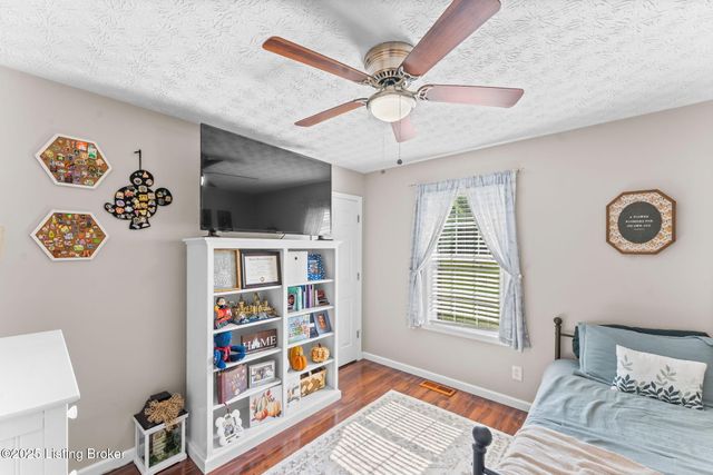 60 Gateway Ct, Smiths Grove, KY 42171