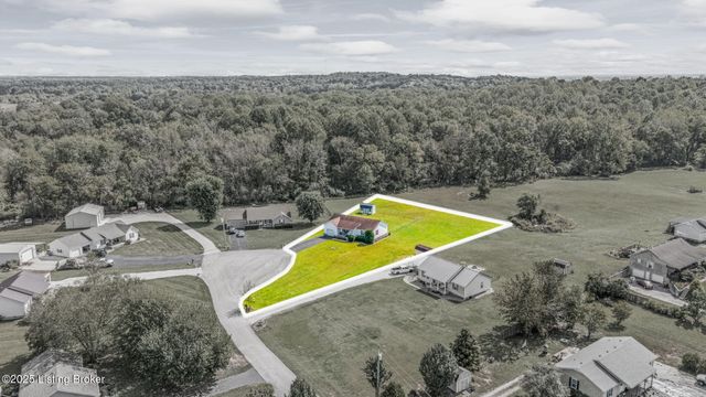 60 Gateway Ct, Smiths Grove, KY 42171