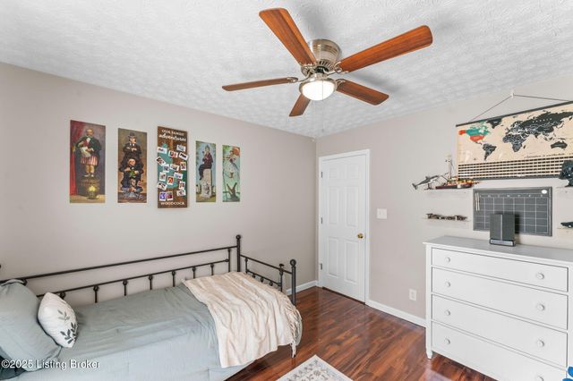 60 Gateway Ct, Smiths Grove, KY 42171