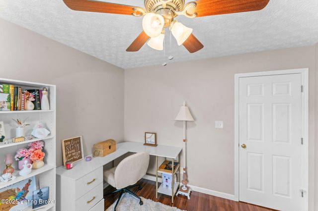 60 Gateway Ct, Smiths Grove, KY 42171