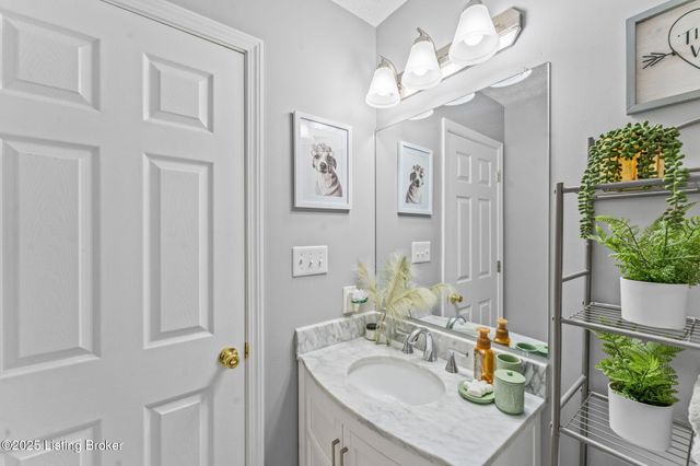 60 Gateway Ct, Smiths Grove, KY 42171