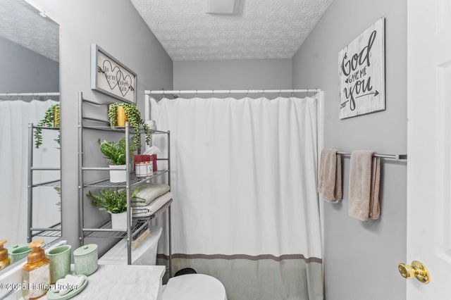 60 Gateway Ct, Smiths Grove, KY 42171