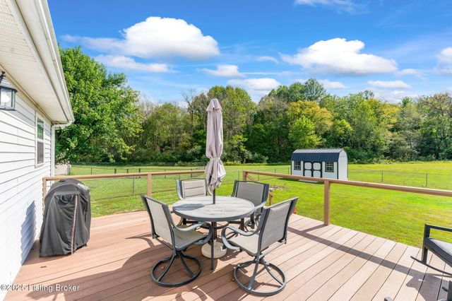 60 Gateway Ct, Smiths Grove, KY 42171