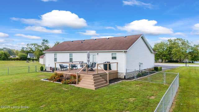 60 Gateway Ct, Smiths Grove, KY 42171