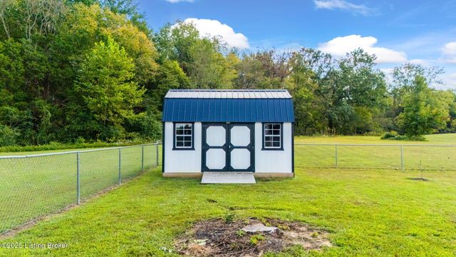 60 Gateway Ct, Smiths Grove, KY 42171