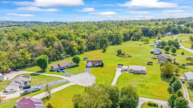 60 Gateway Ct, Smiths Grove, KY 42171