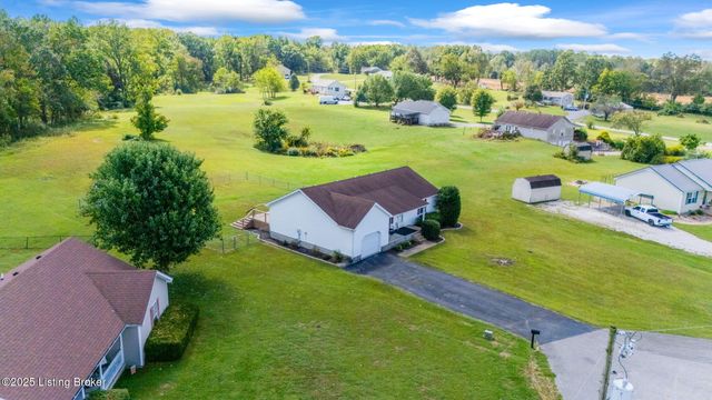 60 Gateway Ct, Smiths Grove, KY 42171