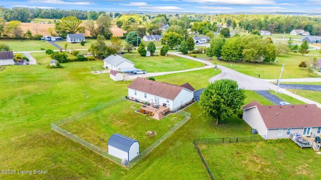 60 Gateway Ct, Smiths Grove, KY 42171