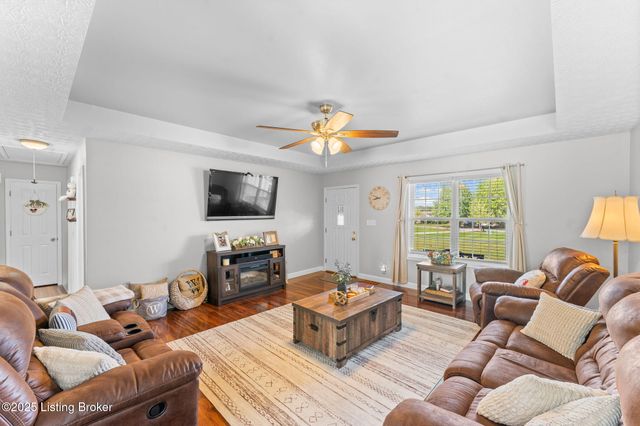 60 Gateway Ct, Smiths Grove, KY 42171