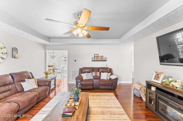 60 Gateway Ct, Smiths Grove, KY 42171