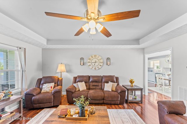 60 Gateway Ct, Smiths Grove, KY 42171