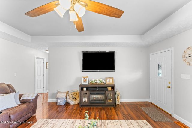 60 Gateway Ct, Smiths Grove, KY 42171