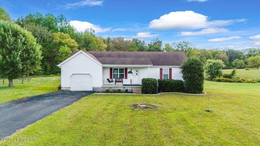 60 Gateway Ct, Smiths Grove, KY 42171