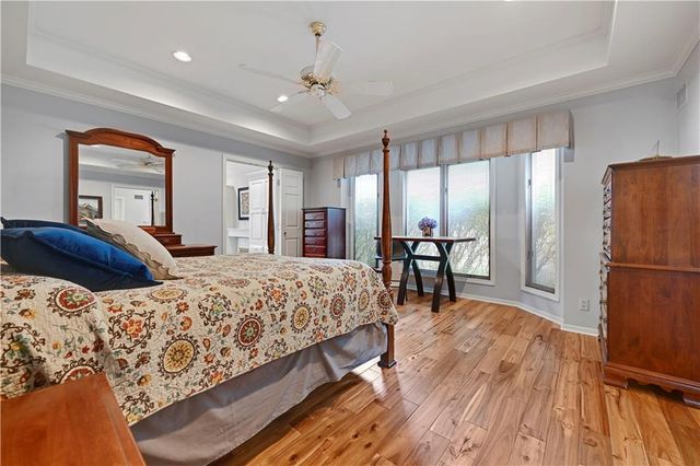 12313 Pembroke Lane, Leawood, KS 66209