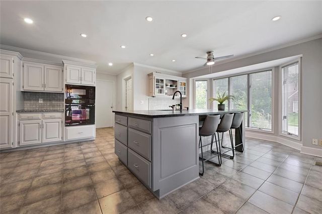 12313 Pembroke Lane, Leawood, KS 66209
