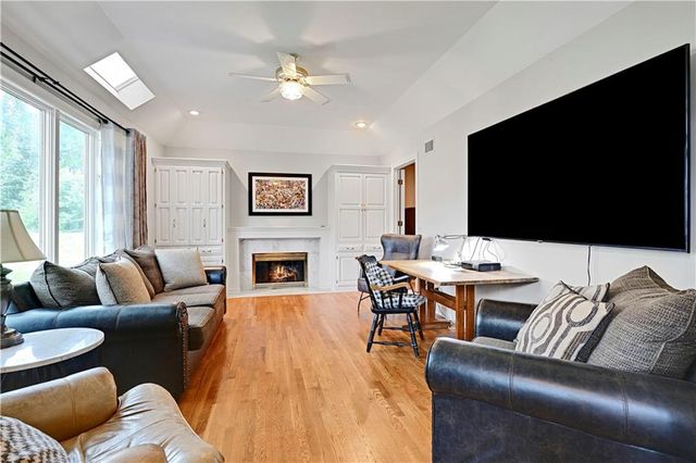 12313 Pembroke Lane, Leawood, KS 66209