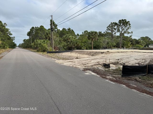 3395 SW Fitzpatrick Avenue SW, Palm Bay, FL 32908