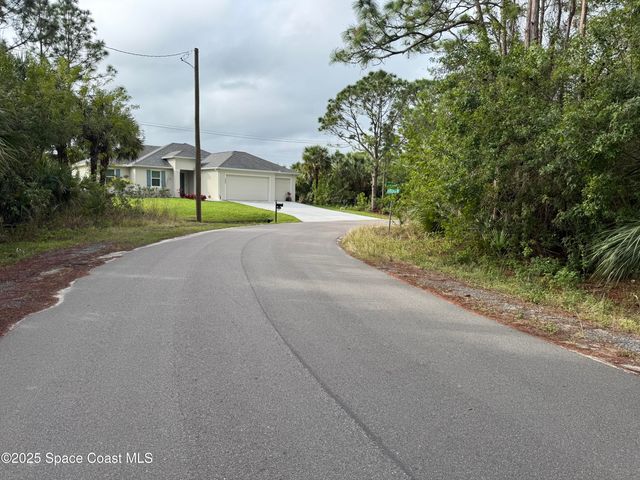3395 SW Fitzpatrick Avenue SW, Palm Bay, FL 32908