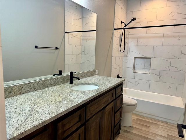 819 Arkansas River Drive, Granbury, TX 76048