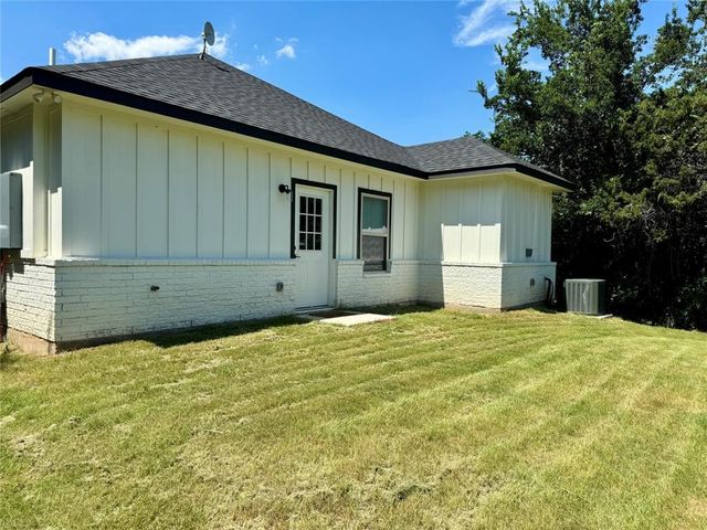 819 Arkansas River Drive, Granbury, TX 76048