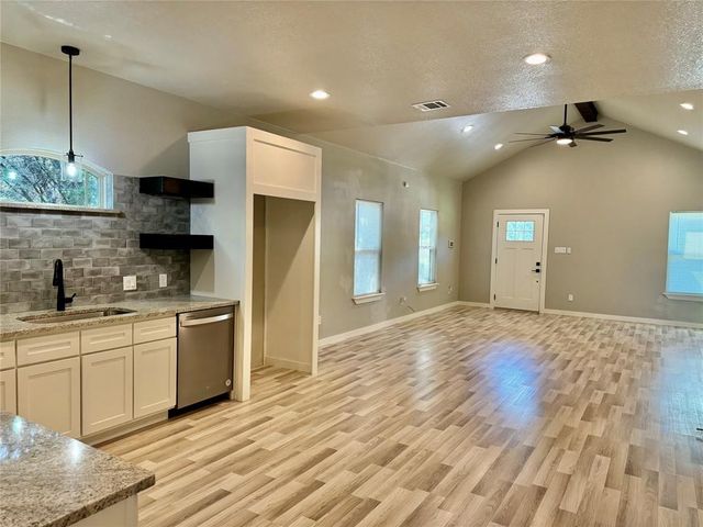 819 Arkansas River Drive, Granbury, TX 76048