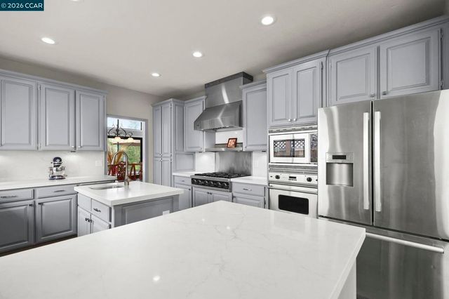 715 Blue Spruce Dr, Danville, CA 94506