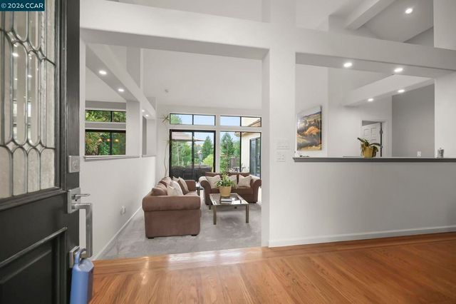 715 Blue Spruce Dr, Danville, CA 94506