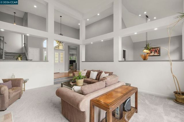 715 Blue Spruce Dr, Danville, CA 94506