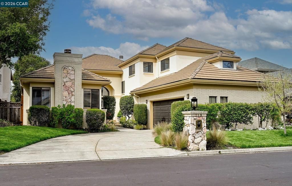 715 Blue Spruce Dr, Danville, CA 94506