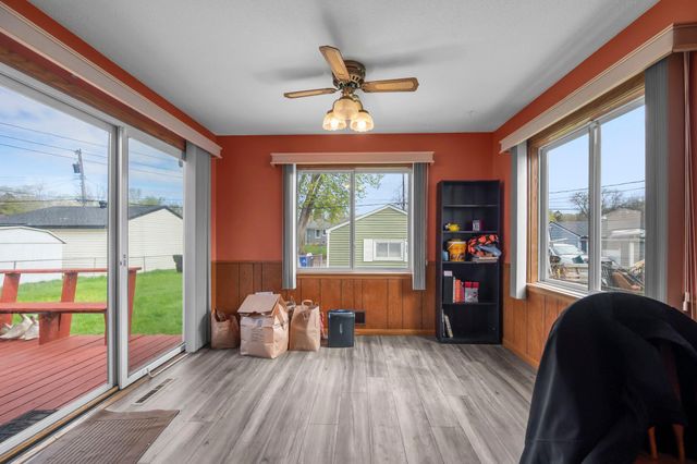 1675 Iowa Avenue E, Saint Paul, MN 55106