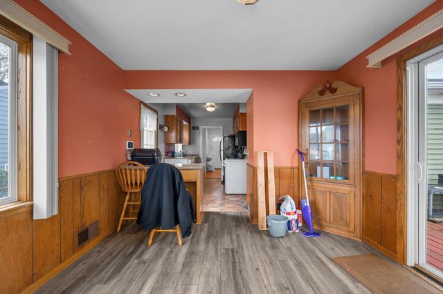 1675 Iowa Avenue E, Saint Paul, MN 55106