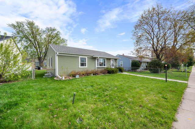 1675 Iowa Avenue E, Saint Paul, MN 55106