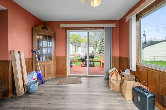 1675 Iowa Avenue E, Saint Paul, MN 55106